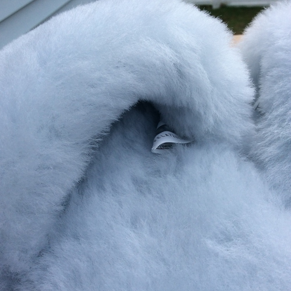 UGG Fluff Slide - Picture 7 of 7